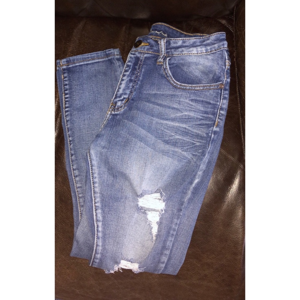 Ripped Cropped Ankle Jeans